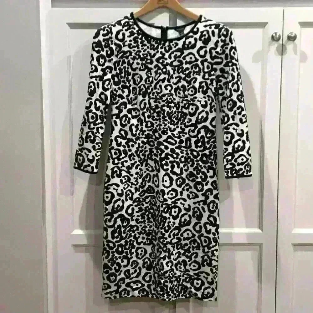 Ann Taylor dress sz 4 Animal Print Black White 3/4 Sleeve Back Zip Business